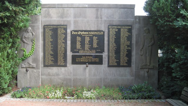 Gedenksttte auf dem Wixhuser Friedhof (2017)