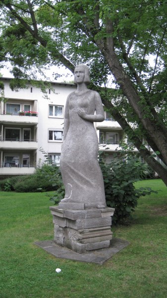 Denkmal "Symbolfigur fr den Wiederaufbau" (2014)