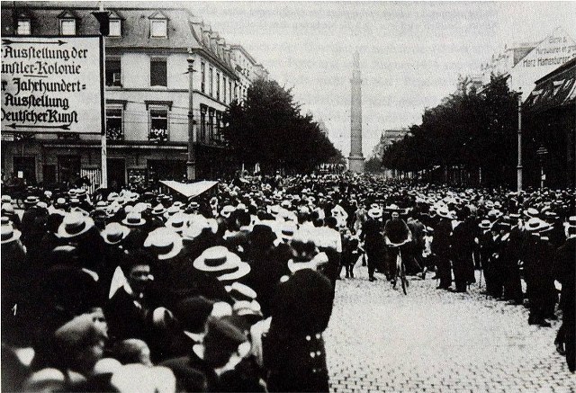 Szene in Darmstadt 1914