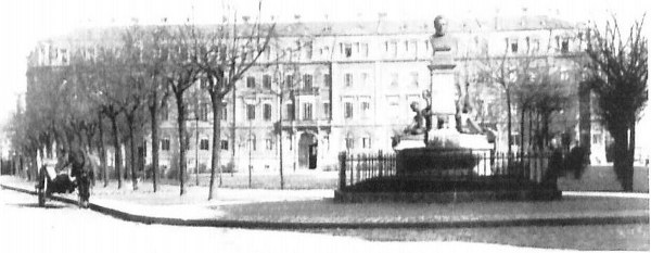 August-Metz-Denkmal auf dem Johannesplatz (ca. 1880)