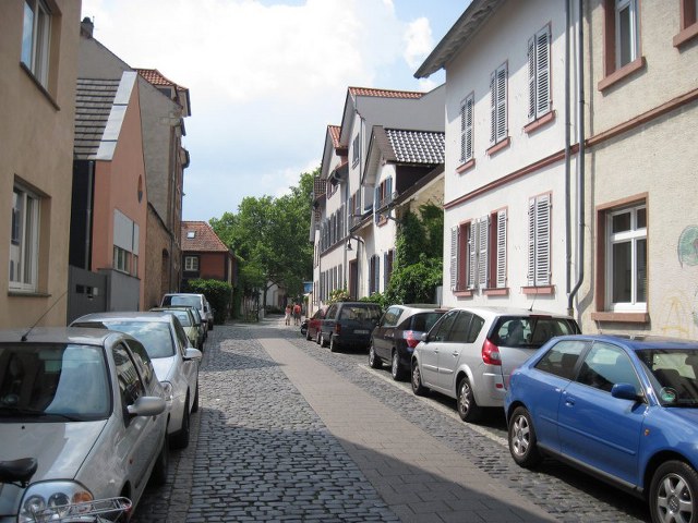 Blick in die Gardistenstraße in Darmstadt 2012